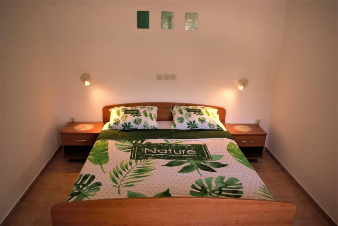 Romantic Apartment In Nature Borovici Exterior photo